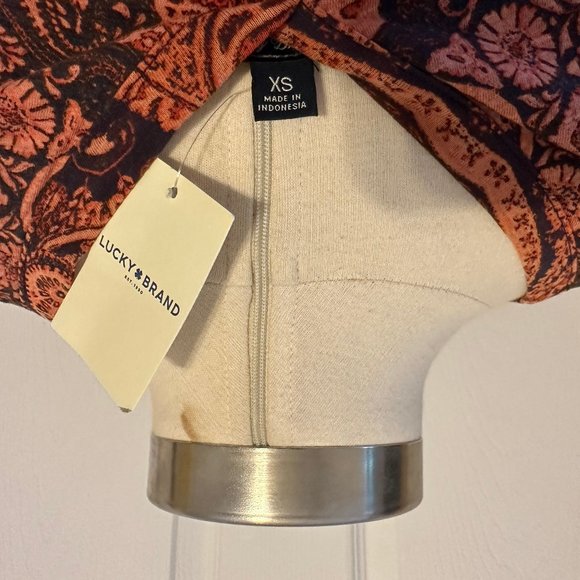 NWT Lucky Brand Short Sleeve Button Down Paisley Floral Red Rust and Tan Top - Picture 5 of 5